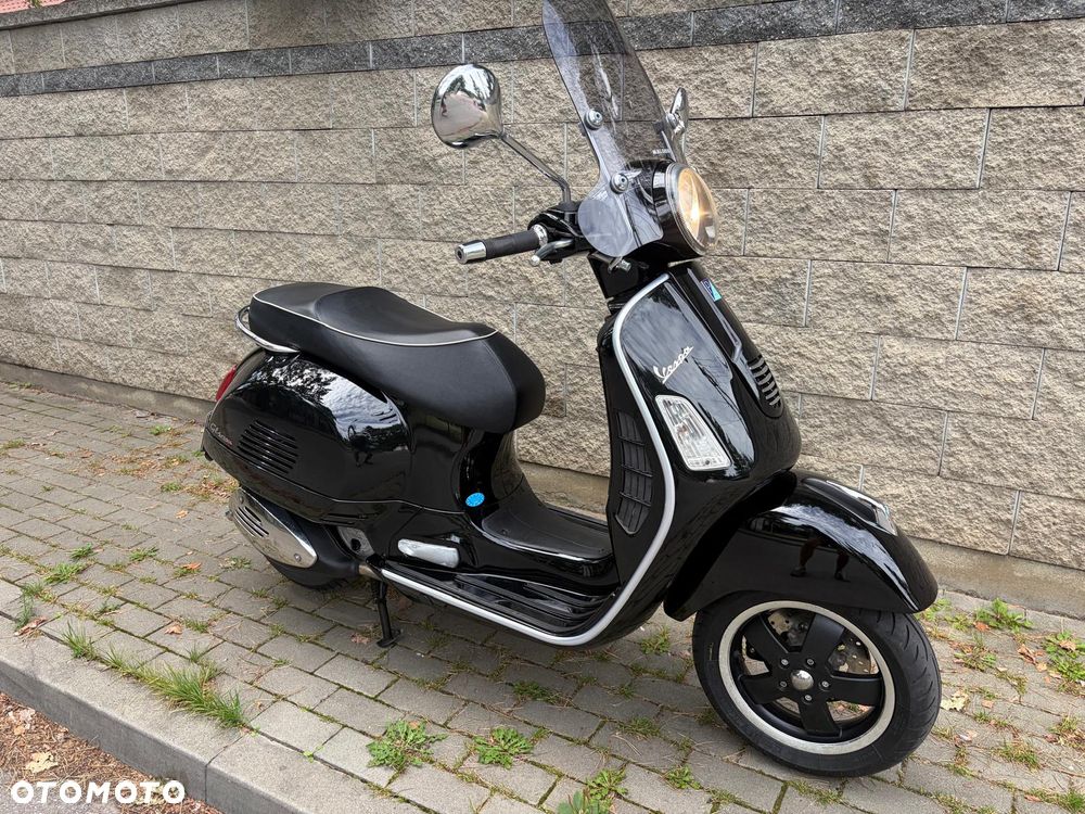 Vespa GTS - 24
