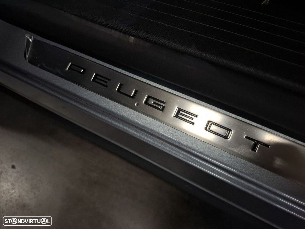 Peugeot E-5008 73 kWh GT - 29