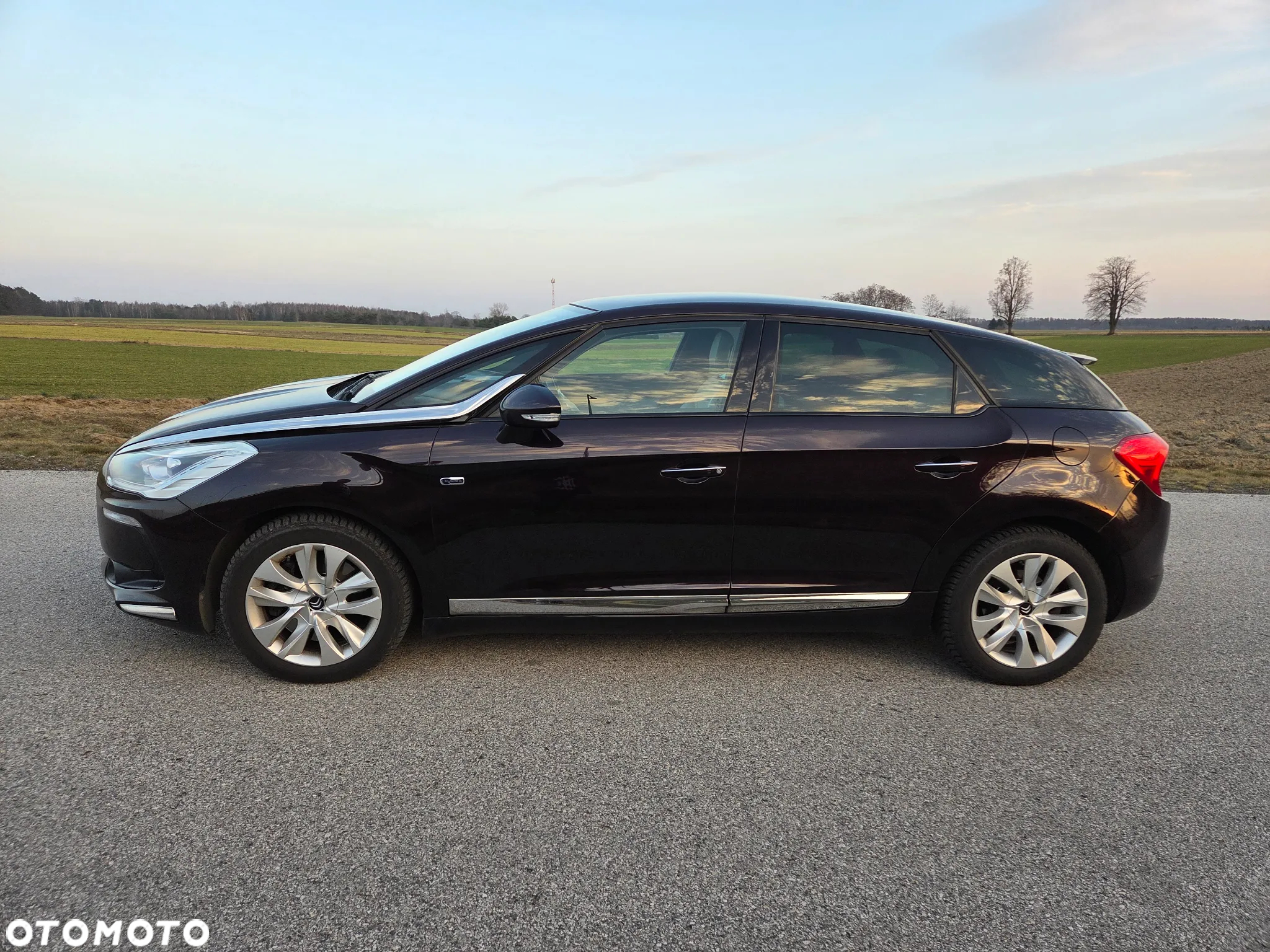 Citroën DS5 2.0 HDi Hybrid4 SoChic MCP - 2