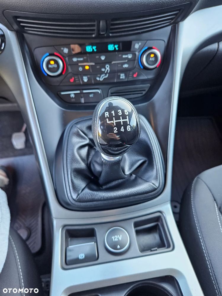 Ford Kuga 2.0 TDCi AWD Titanium - 40