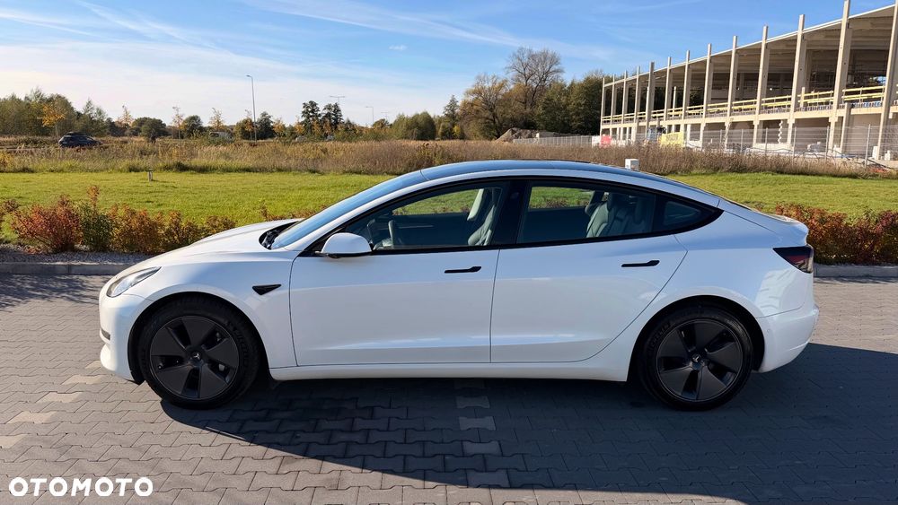Tesla Model 3 Standard Reichweite Plus Hinterradantrieb - 24