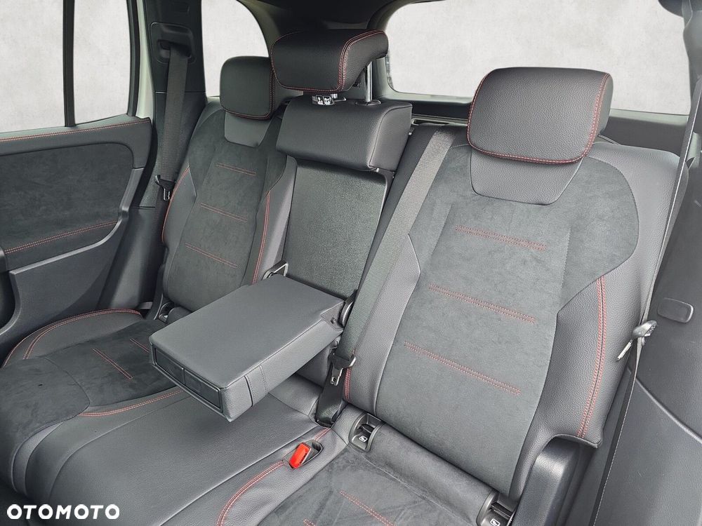 Mercedes-Benz GLB - 13