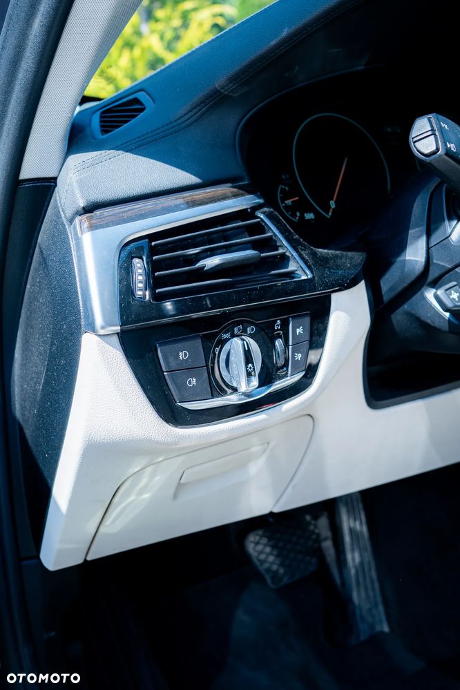BMW Seria 5 530d xDrive Sport Line - 30