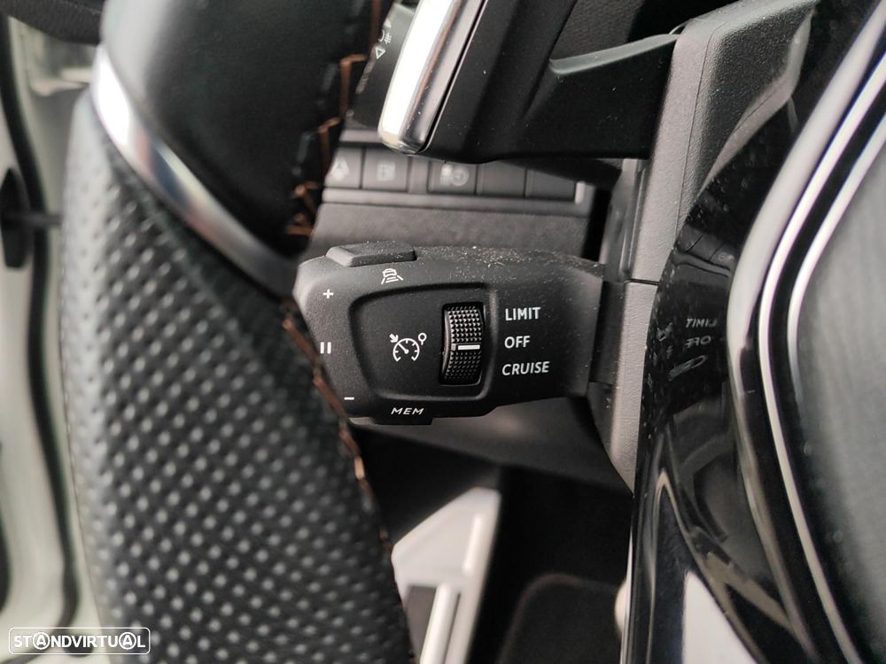 Peugeot 3008 1.6 Hybrid GT e-EAT8 - 14
