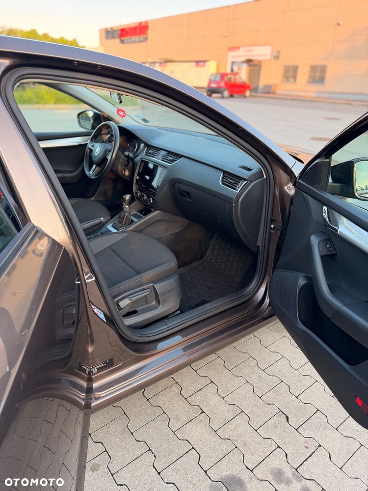 Skoda Octavia 1.5 TSI ACT Active - 11
