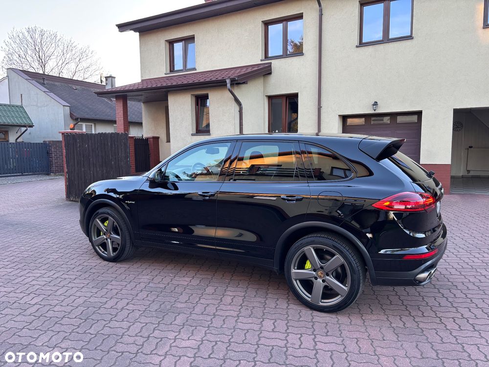 Porsche Cayenne ver-s-hybrid - 12