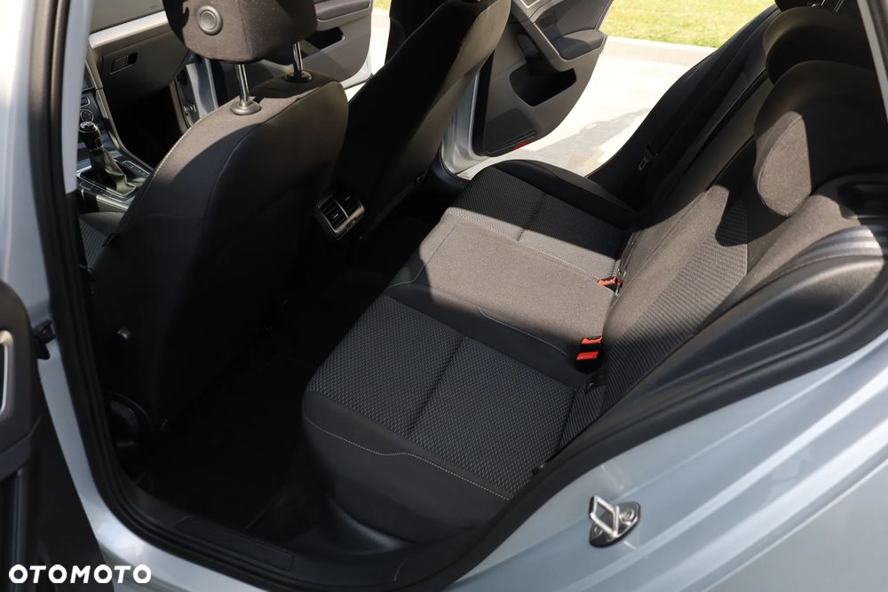 Volkswagen Golf 1.0 TSI (BlueMotion Technology) Comfortline - 22