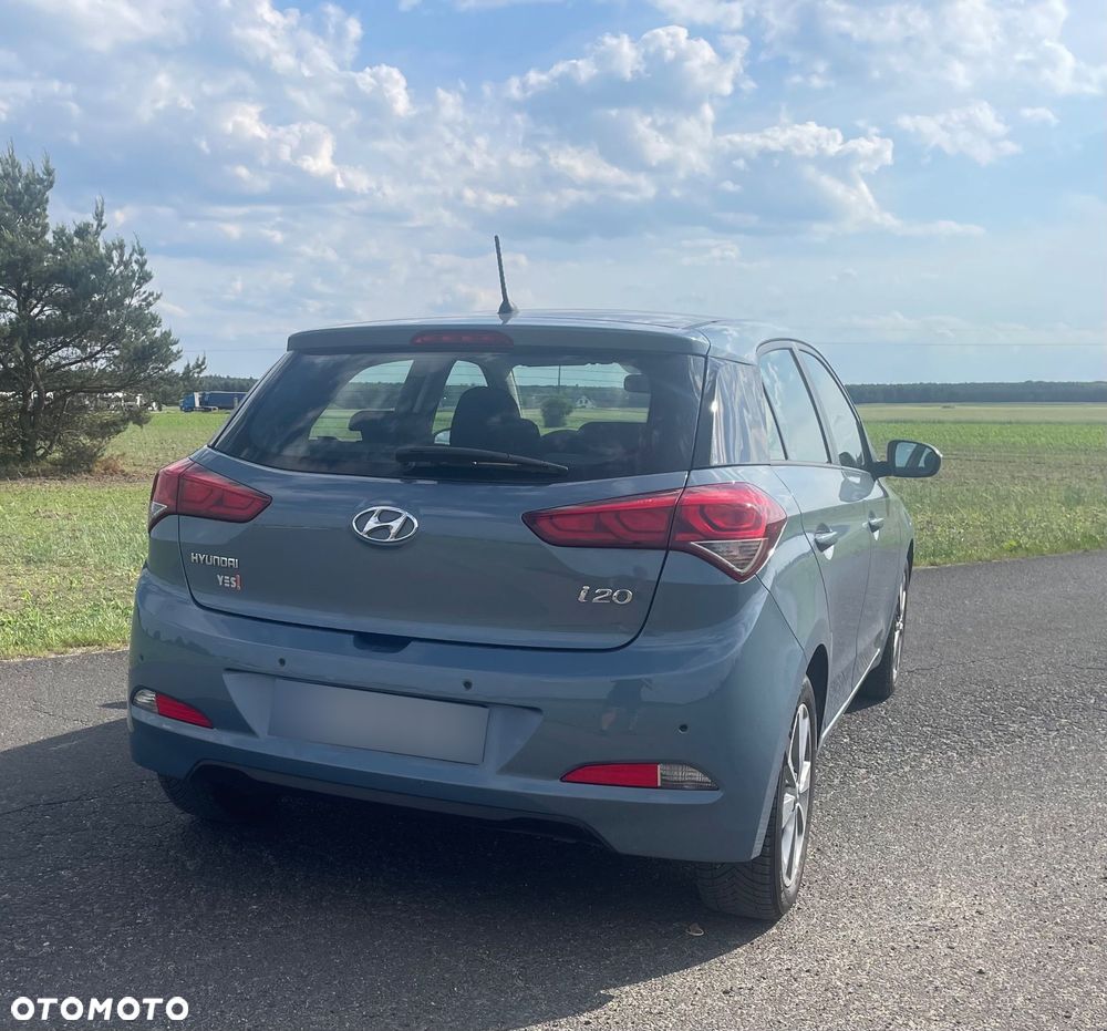 Hyundai i20 1.1 CRDi YES Silver - 3