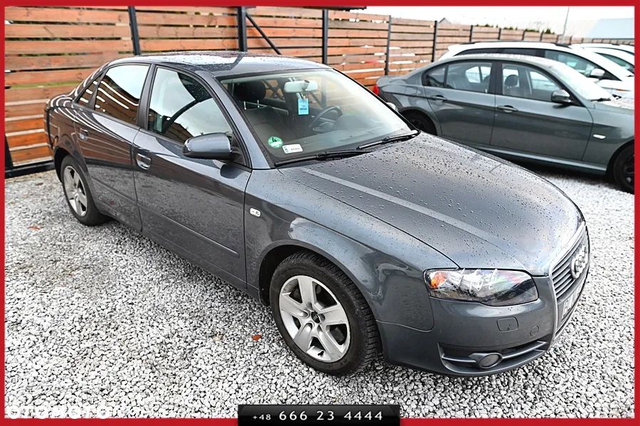 Audi A4 Limousine - 8