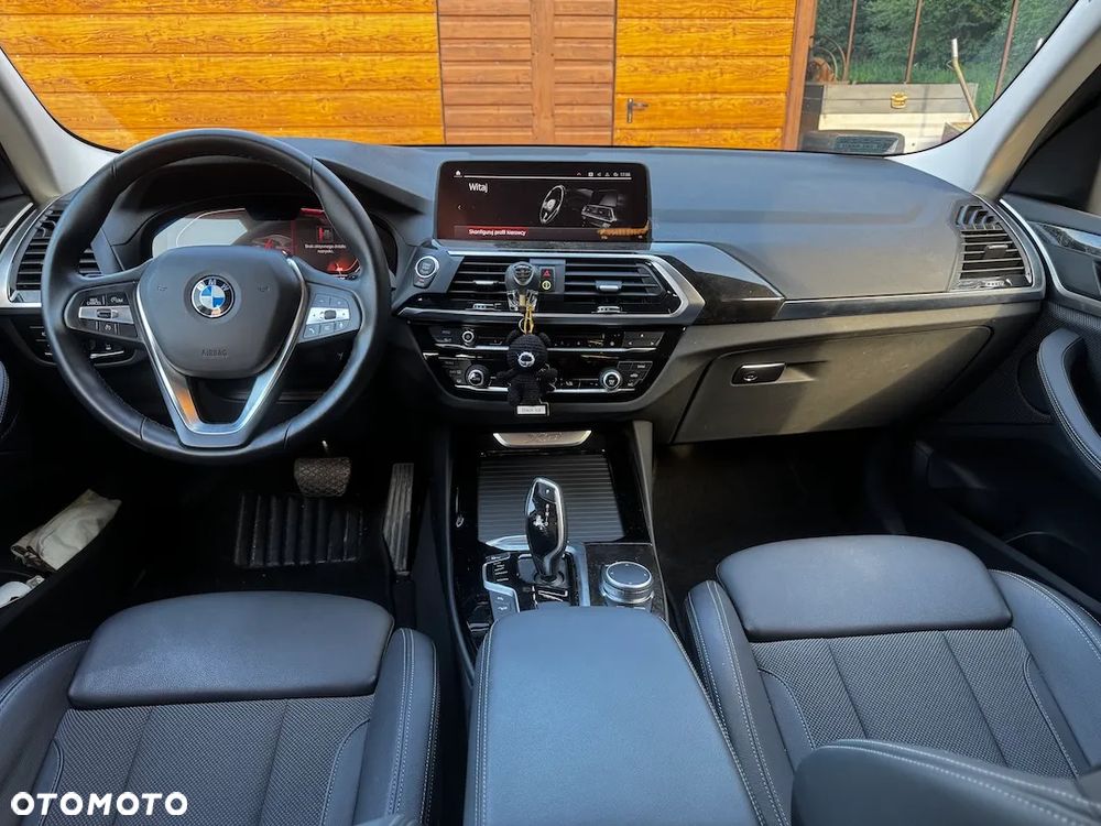 BMW X3 xDrive20d Luxury Line - 22