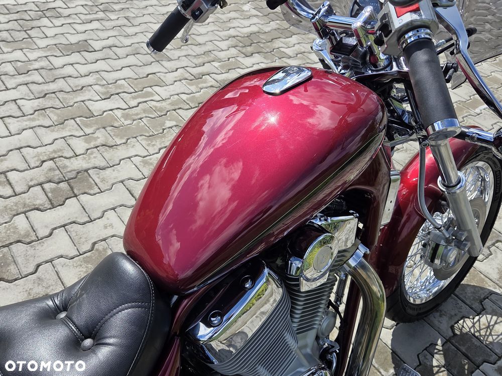 Suzuki Intruder - 29