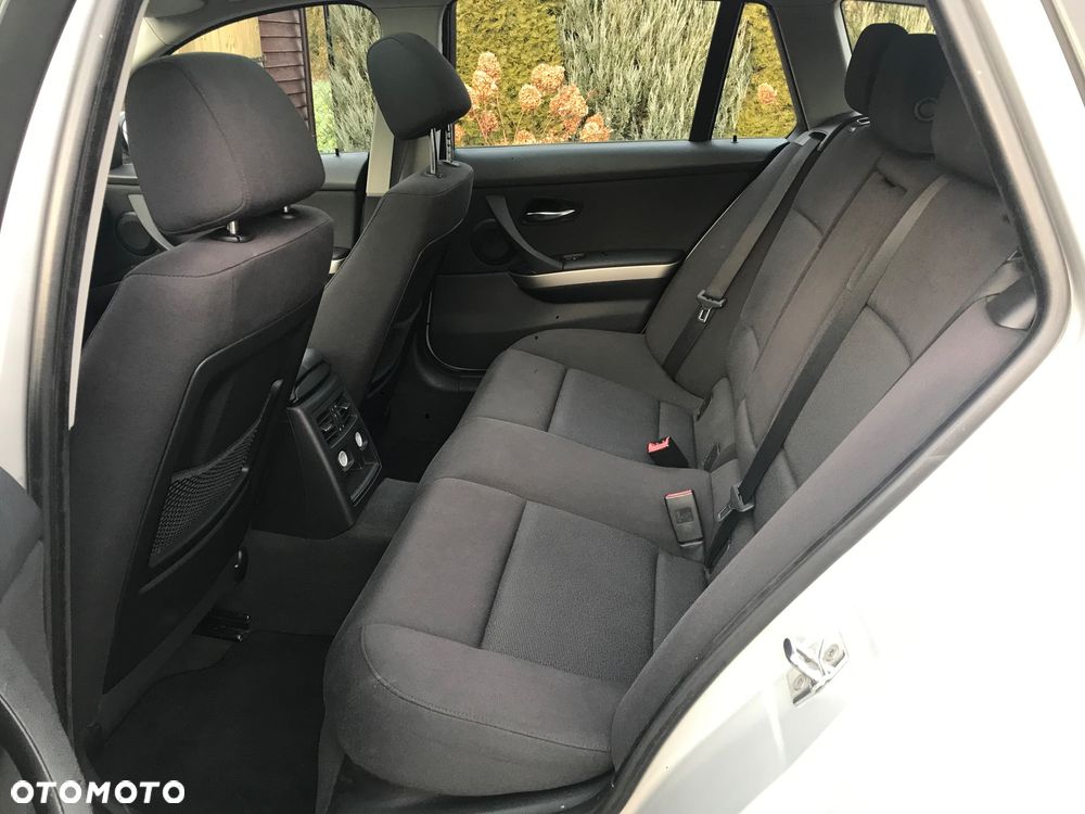 BMW Seria 3 320d - 10