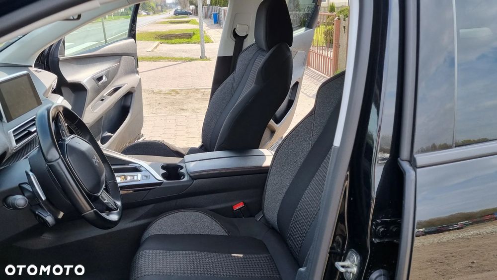 Peugeot 5008 BlueHDI 130 EAT8 Active Pack - 31