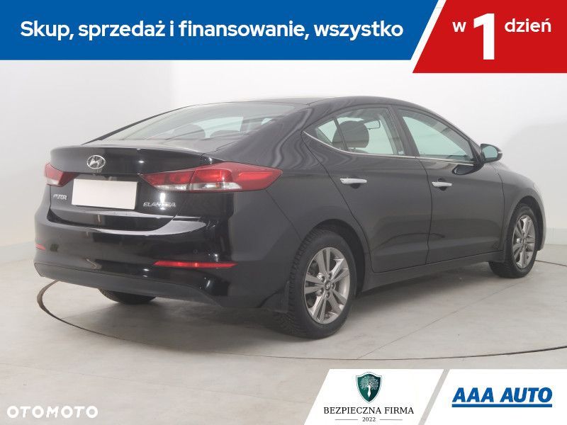 Hyundai Elantra - 7