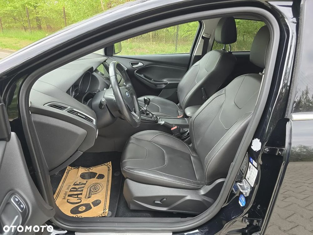Ford Focus - 10