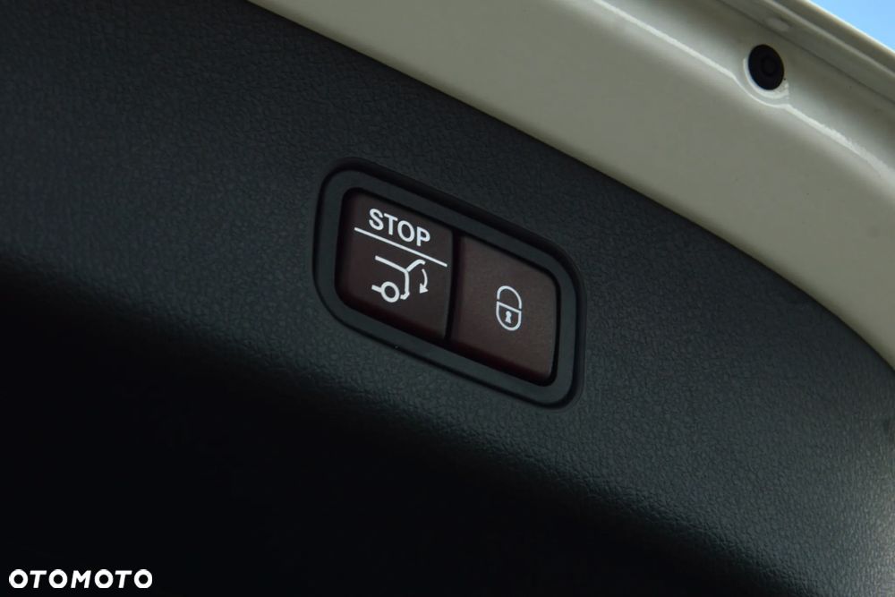 Mercedes-Benz GLC 220 d 4Matic 9G-TRONIC AMG Line Advanced - 13