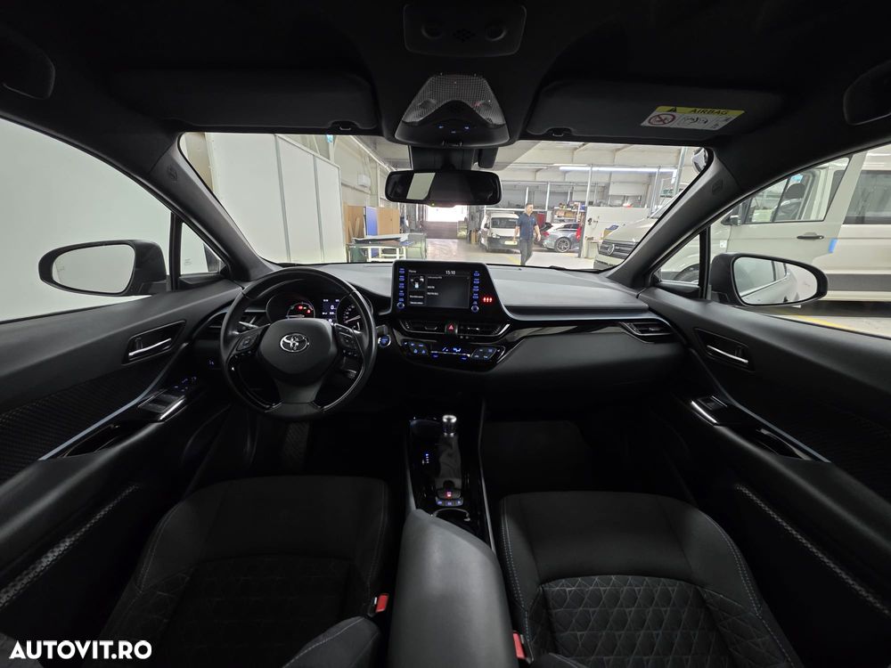 Toyota C-HR - 11