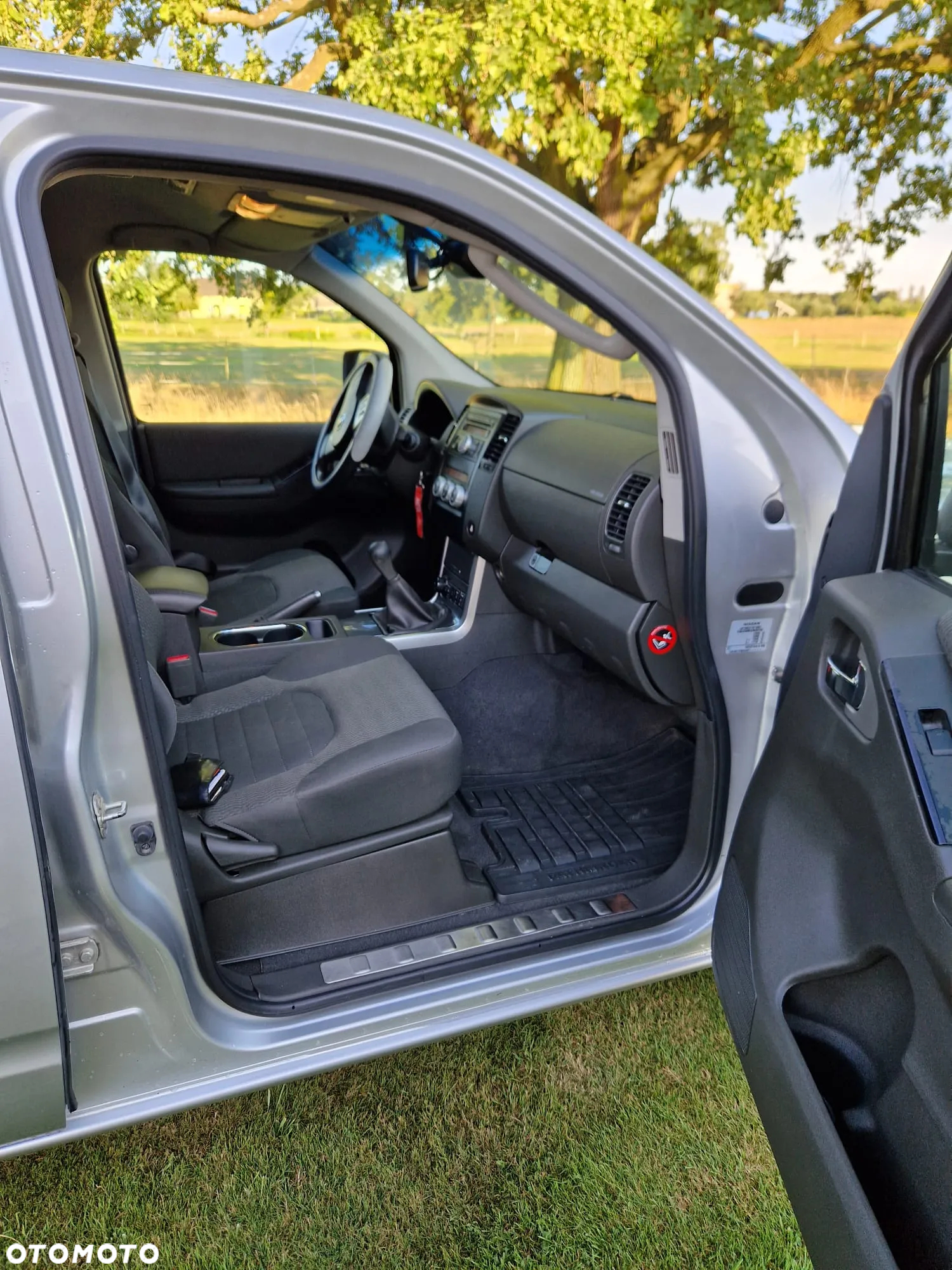 Nissan Pathfinder 2.5 D SE - 12