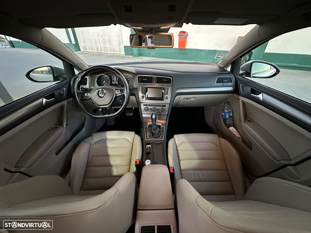 VW Golf 1.6 TDi Highline DSG - 4