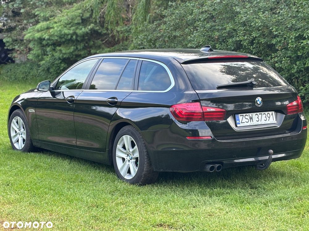 BMW Seria 5 525d xDrive - 9