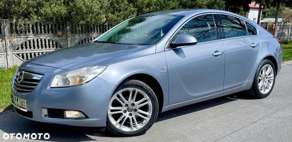 Opel Insignia 1.8 Design Edition - 1