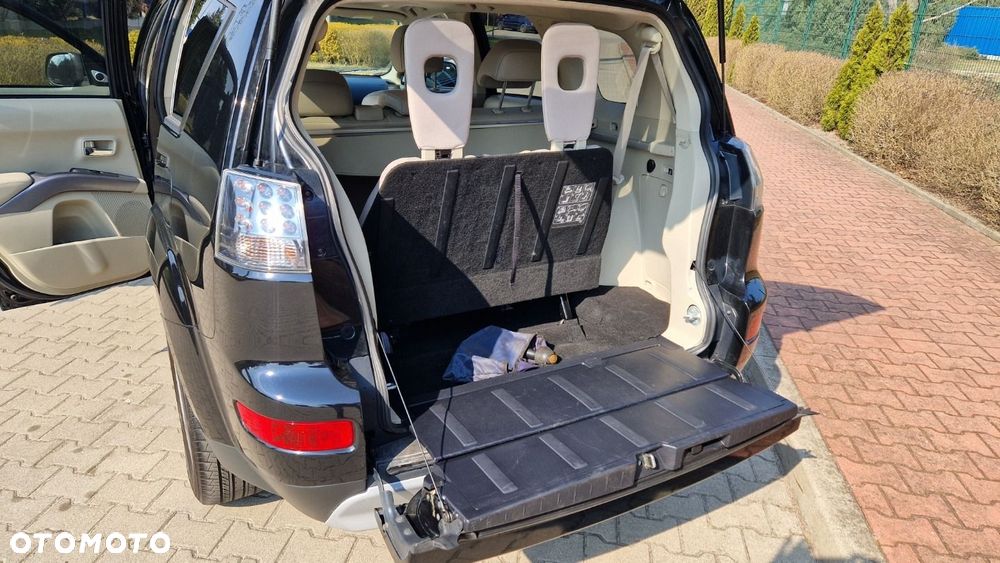 Mitsubishi Outlander 2.0 DI-D 4WD Invite - 21