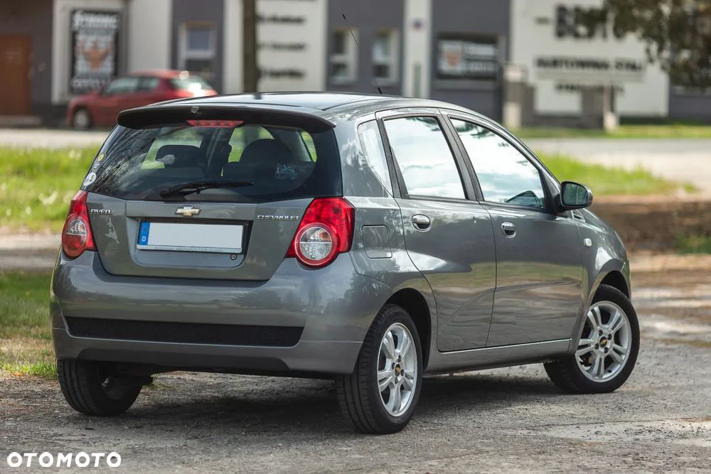 Chevrolet Aveo 1.4 LT - 11