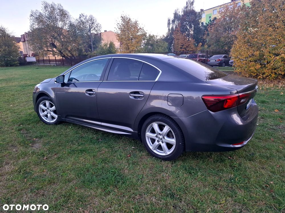 Toyota Avensis - 6