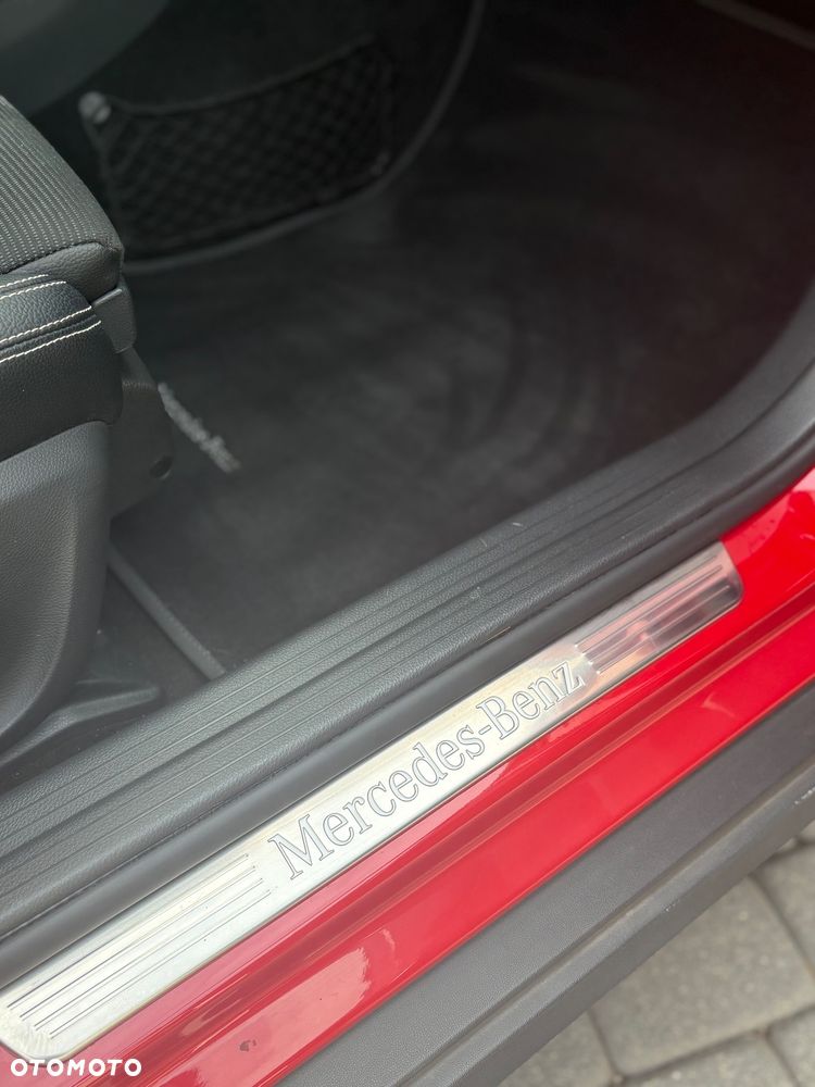 Mercedes-Benz GLA 200 7G-DCT Urban - 22