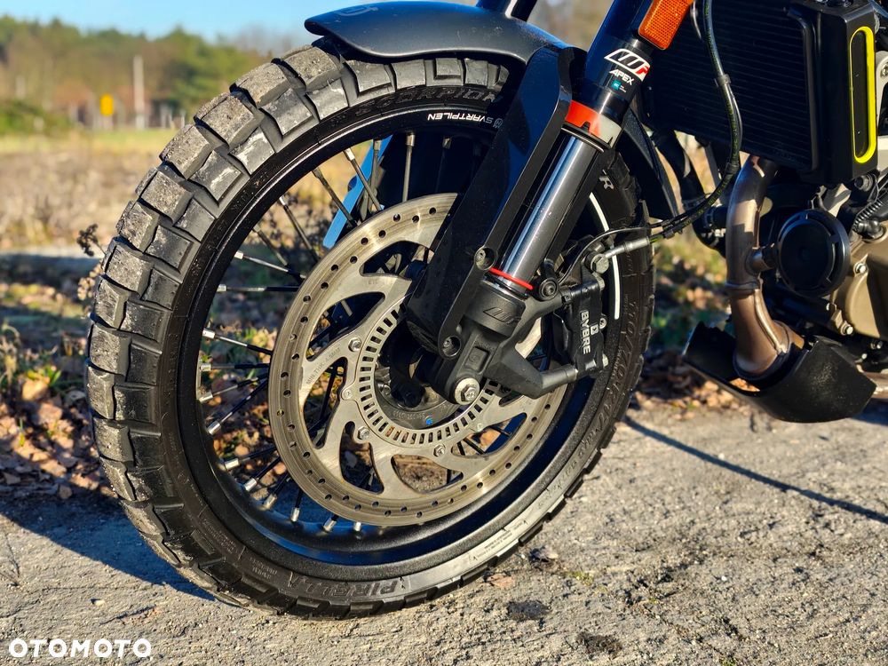 Husqvarna Svartpilen - 11