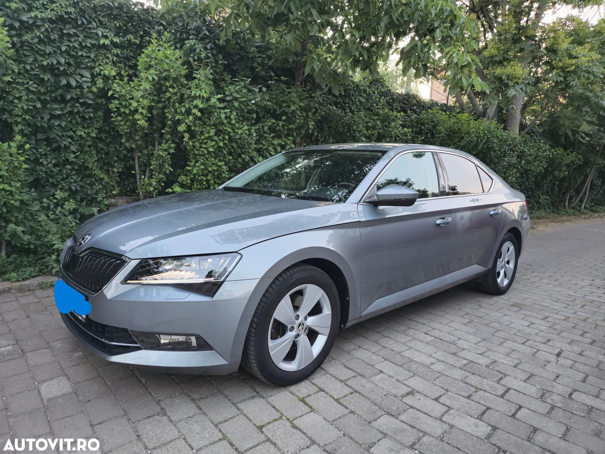 Skoda Superb 2.0 TDI Ambition - 6