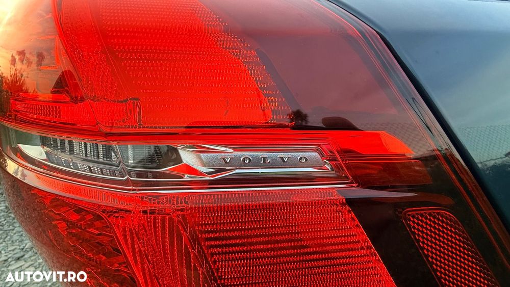 Volvo XC 60 T8 Twin Engine AWD Geartronic Momentum - 28