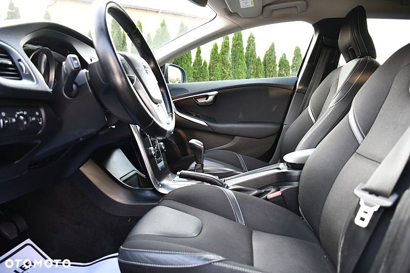 Volvo V40 T3 Momentum - 10