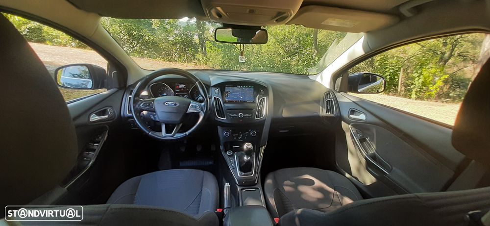 Ford Focus SW 1.0 SCTi Titanium - 21