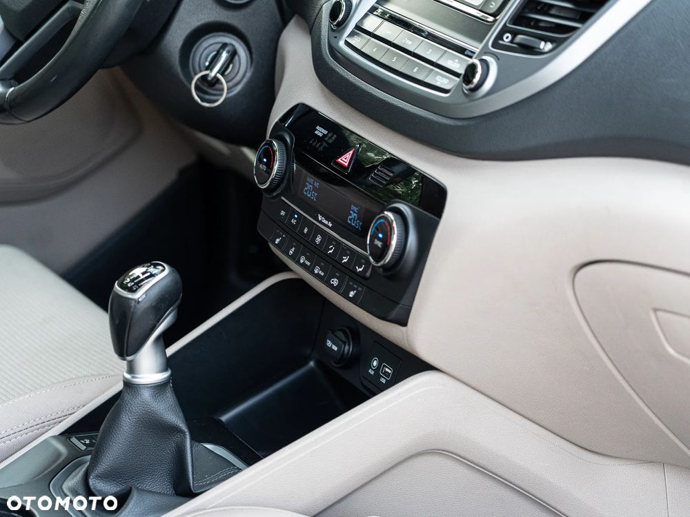 Hyundai Tucson 1.7 CRDI BlueDrive Comfort 2WD - 26