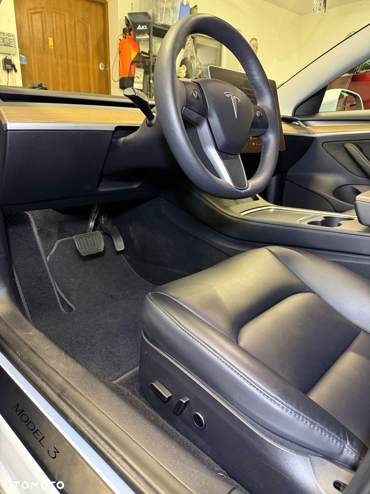 Tesla Model 3 Long Range AWD - 28