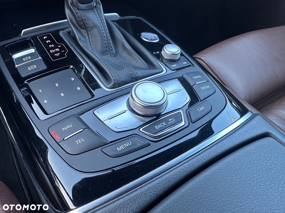 Audi A6 Avant 2.0 TDI quattro S tronic - 32
