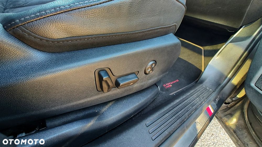 DS Automobiles DS 7 Crossback 1.6 PureTech Performance Line + - 31