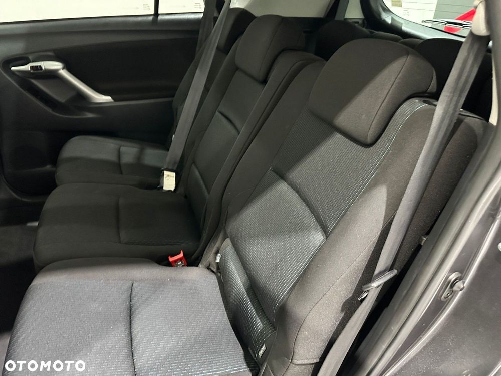 Toyota Verso - 35