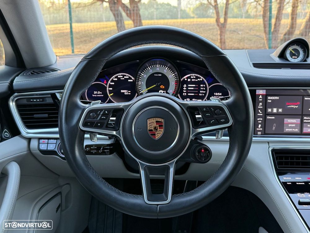 Porsche Panamera Sport Turismo 4 E-Hybrid - 39