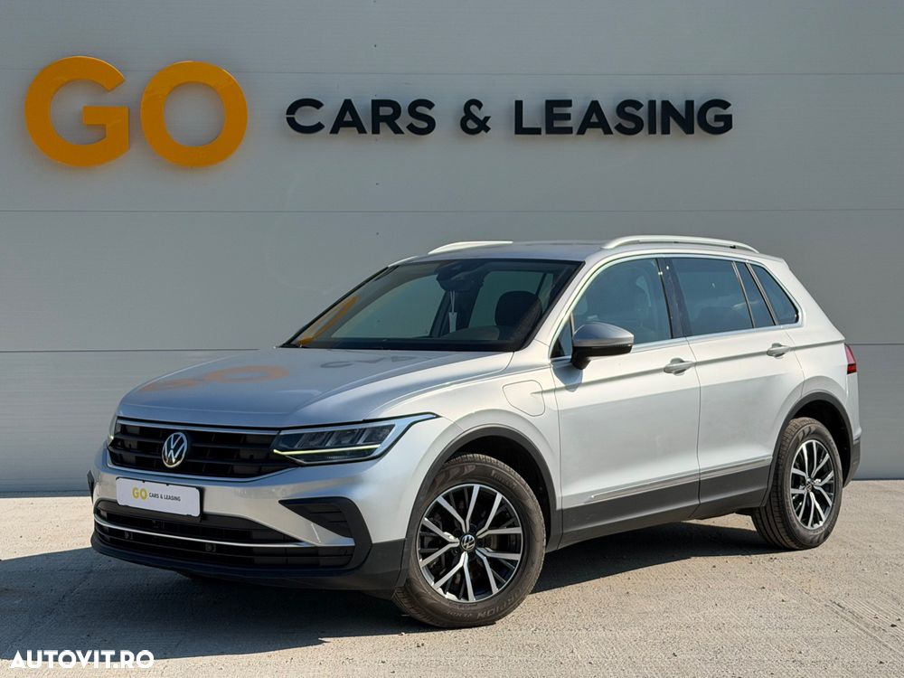 Volkswagen Tiguan - 1