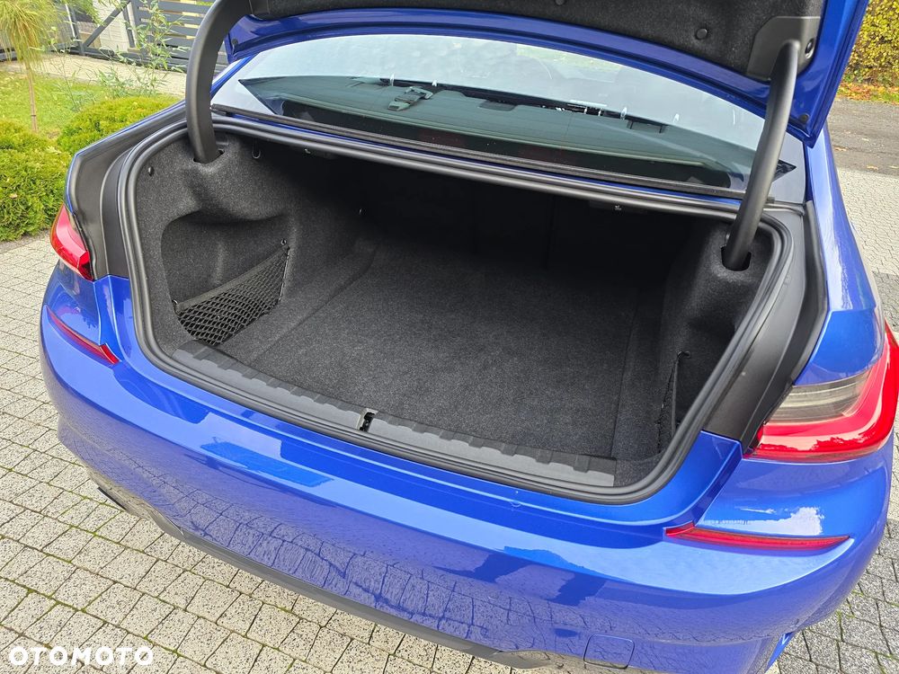 BMW Seria 3 330i M Sport sport - 38