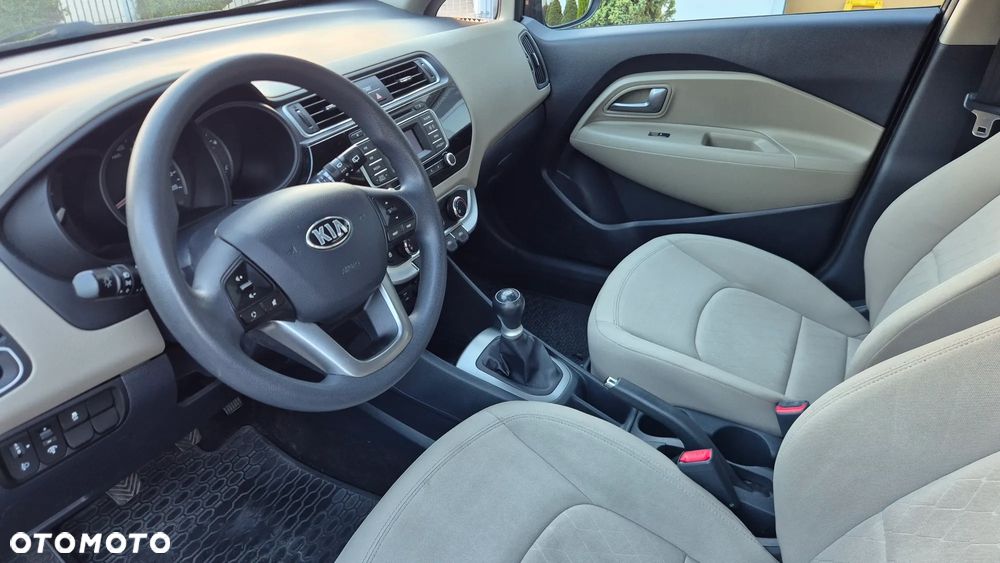 Kia Rio 1.2 Business Line - 10