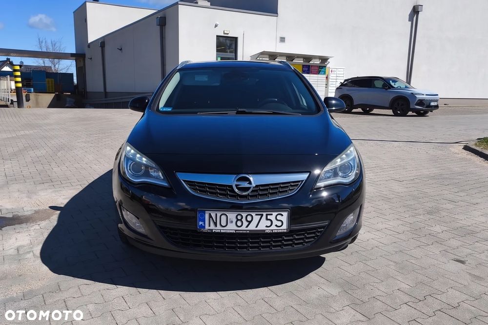 Opel Astra 2.0 CDTI Exklusiv - 2