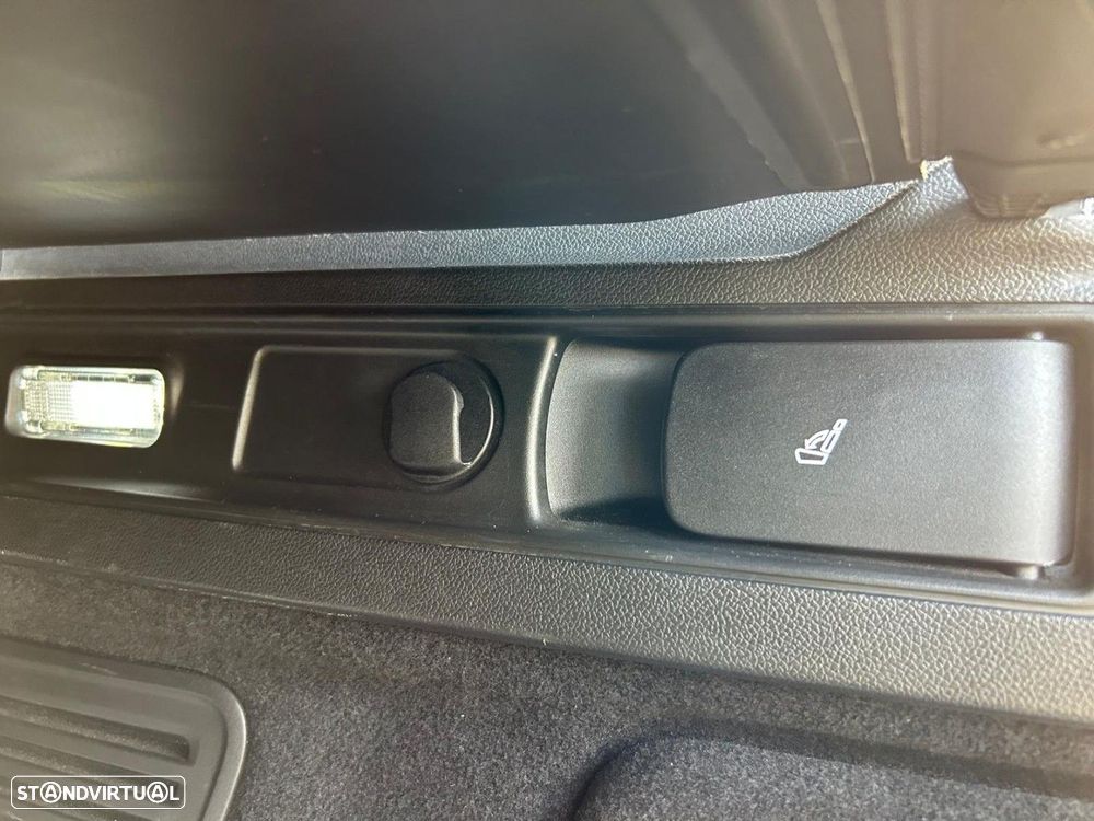 Alfa Romeo Stelvio V6 2.9 Bi-Turbo AT8-Q4 Quadrifoglio - 35