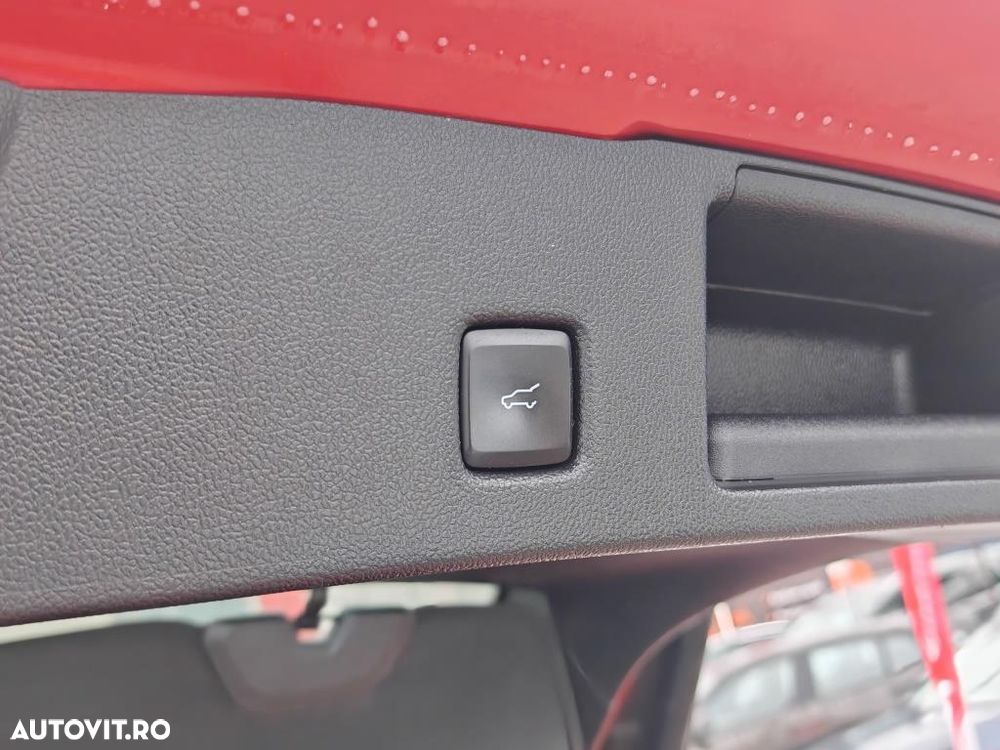 Ford Kuga 2.5 Duratec FHEV ST-LINE X - 28