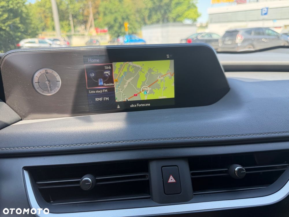 Lexus UX 250h GPF Business Edition AWD - 30