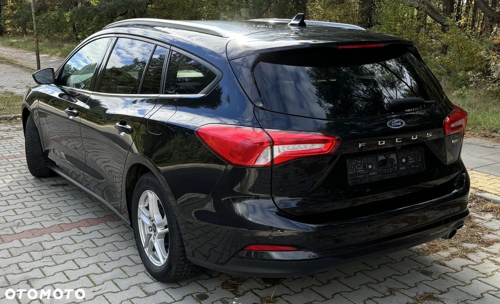 Ford Focus 1.0 EcoBoost Hybrid TITANIUM - 3