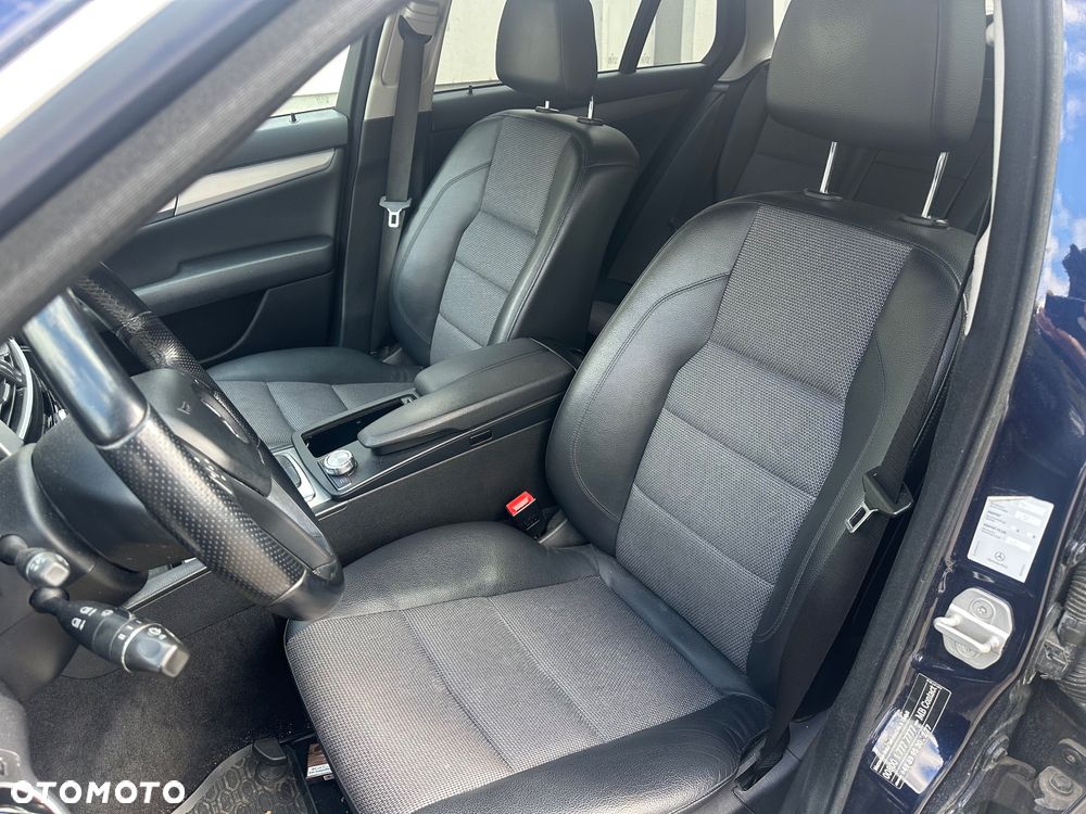 Mercedes-Benz Klasa C 180 CGI Automatik BlueEFFICIENCY Avantgarde - 20