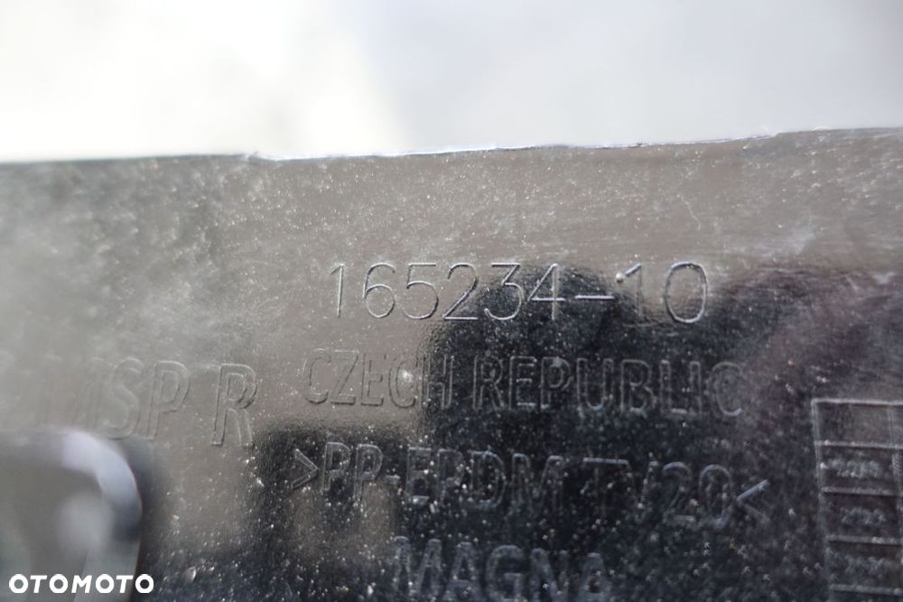 LISTWA PROGOWA PRAWA BMW F40 - 5